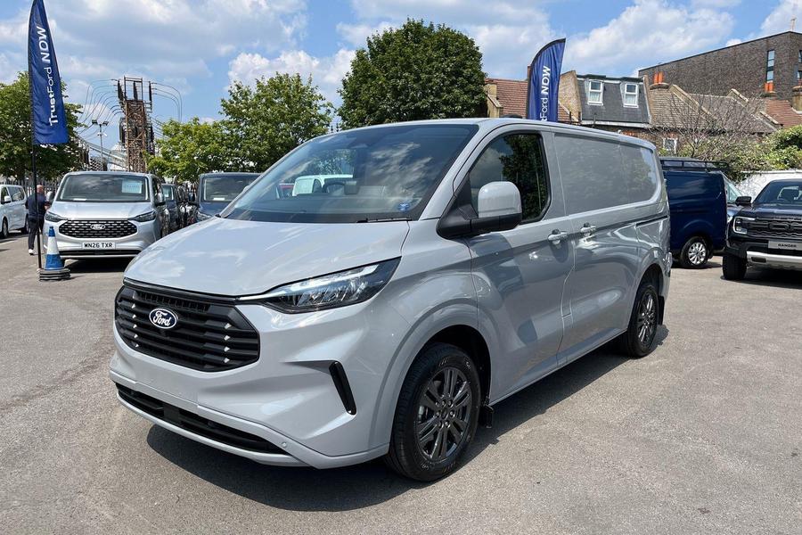 Ford TRANSIT CUSTOM Photo bb9c3655-e586-4f83-996d-bc71b237ed85.jpg