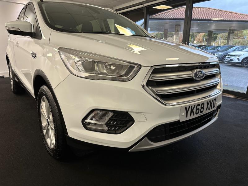 Ford Kuga Photo bbb6421b-6b00-4766-80e9-03042e5f2fab.jpg