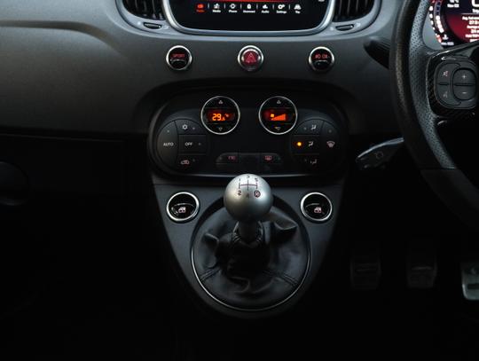 Abarth 595 Photo bbbeb467-0f50-4bf7-8eb4-e6224f269c14.jpg