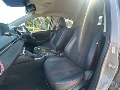 Mazda Mazda2 Photo 13