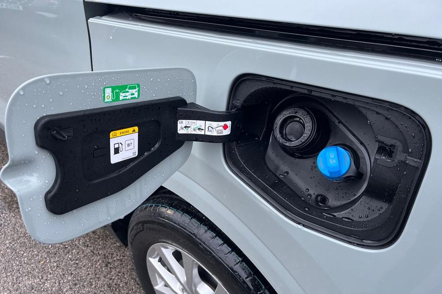 Ford TRANSIT COURIER Photo bbd4ea8b-ee58-42c2-852b-9ea65cdd8011.jpg