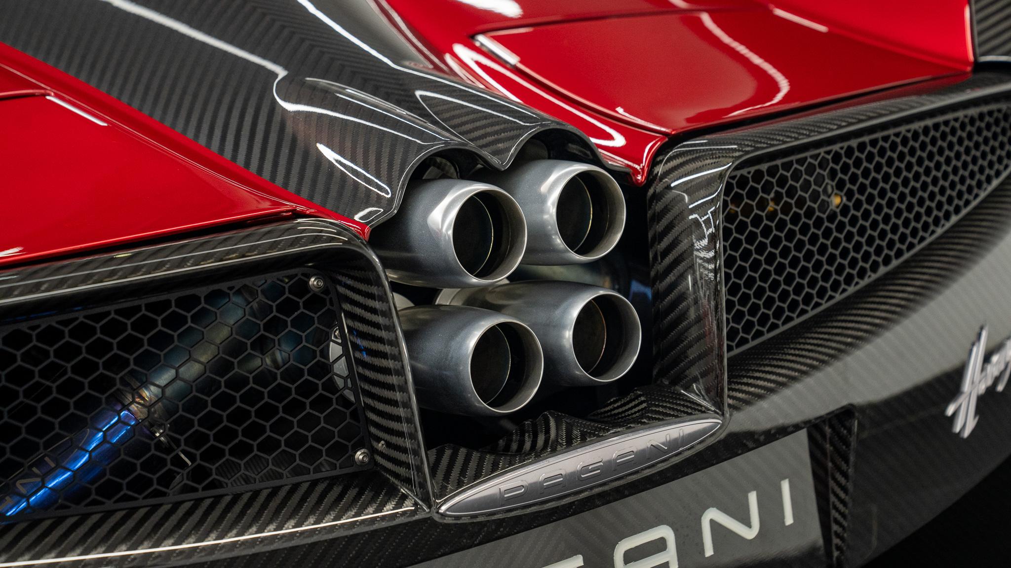 メーカー直売所 Used 2013 Layer Triple miles 5,900 £POA Coupe Huayra Pagani 美容液