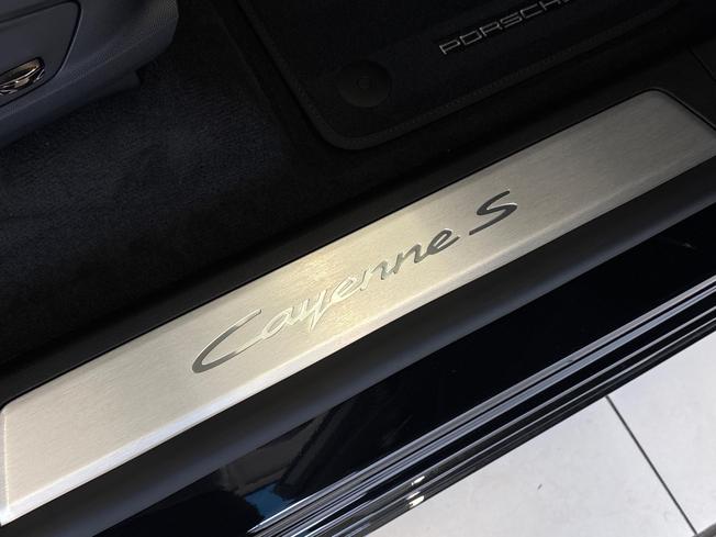 Porsche Cayenne Electric Photo 41