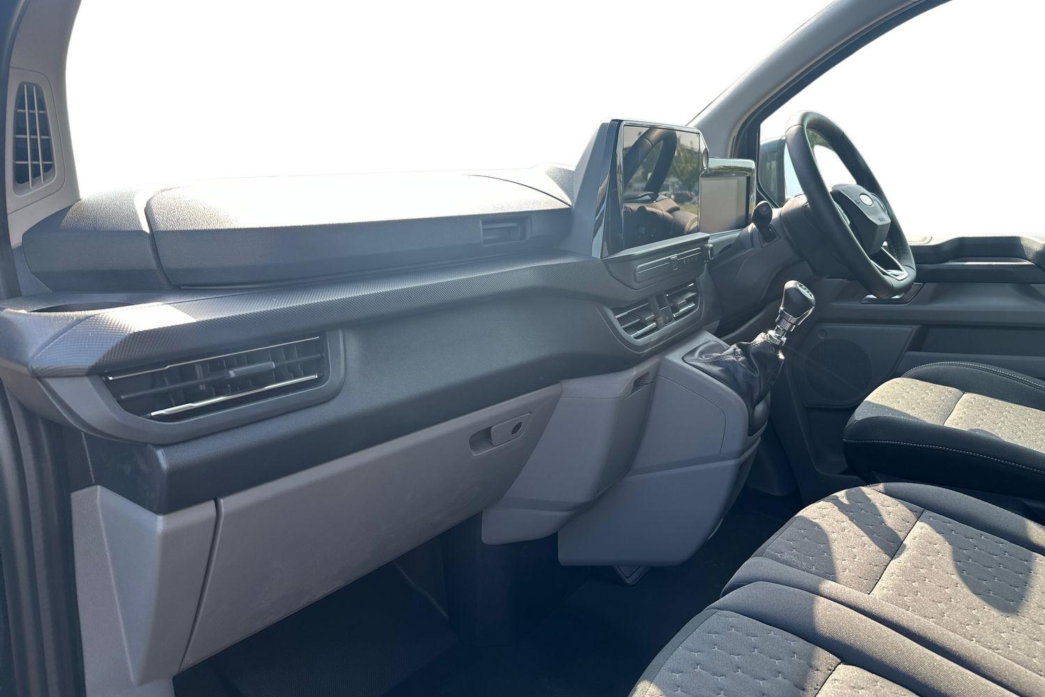Ford TRANSIT CUSTOM Photo 3