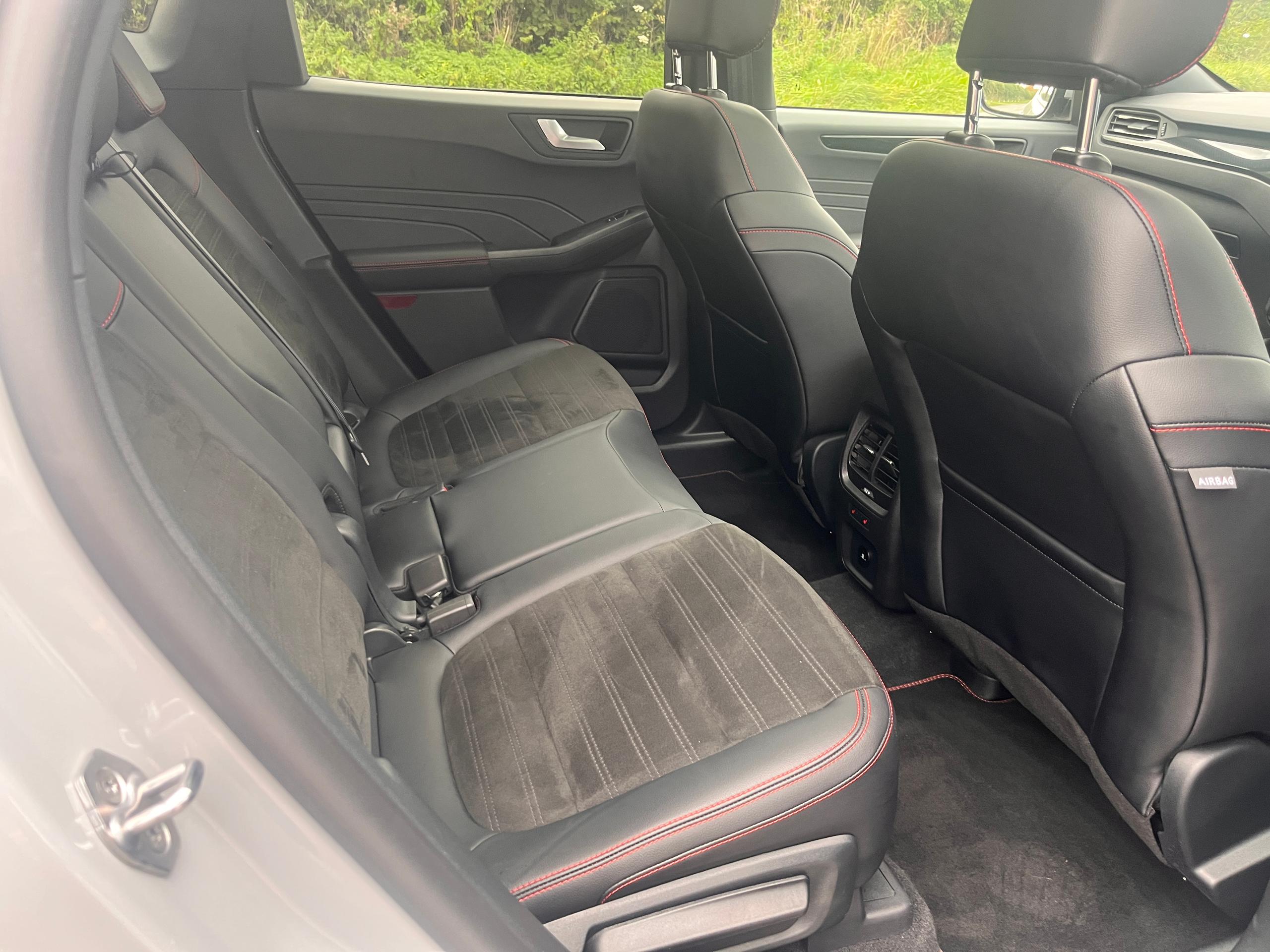 Used Ford Kuga AO73OJX 33