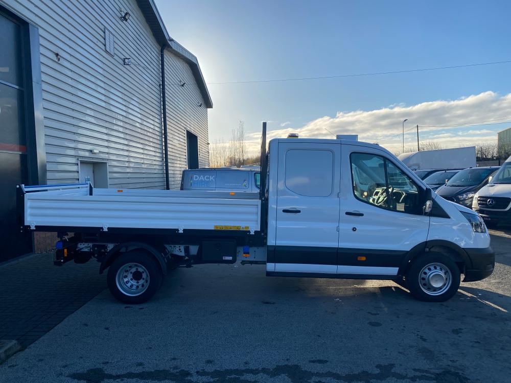 Ford Transit Photo bc714df9-c78d-440e-8eb0-dd405c1904c3.jpg