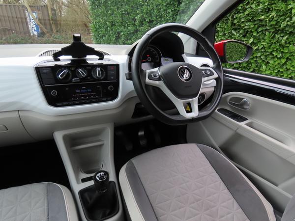 Used Volkswagen up! LP23OKR 3