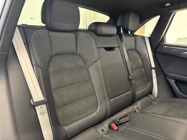 PORSCHE Macan Photo 29