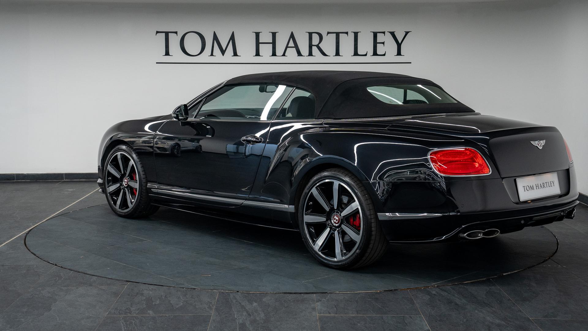 Bentley Continental GTC Photo bc7a8e2c-c00e-43eb-98fa-6ec8d80a38bd.jpg