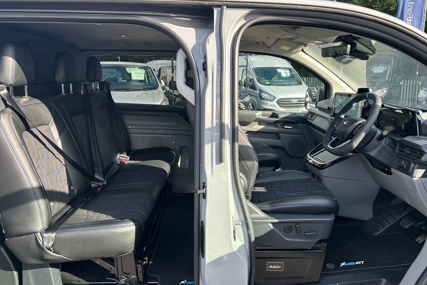 Ford TRANSIT CUSTOM Photo 32