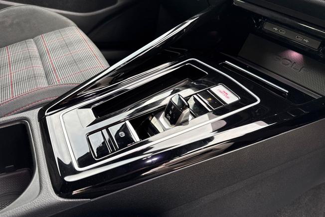 Volkswagen Golf Photo 23