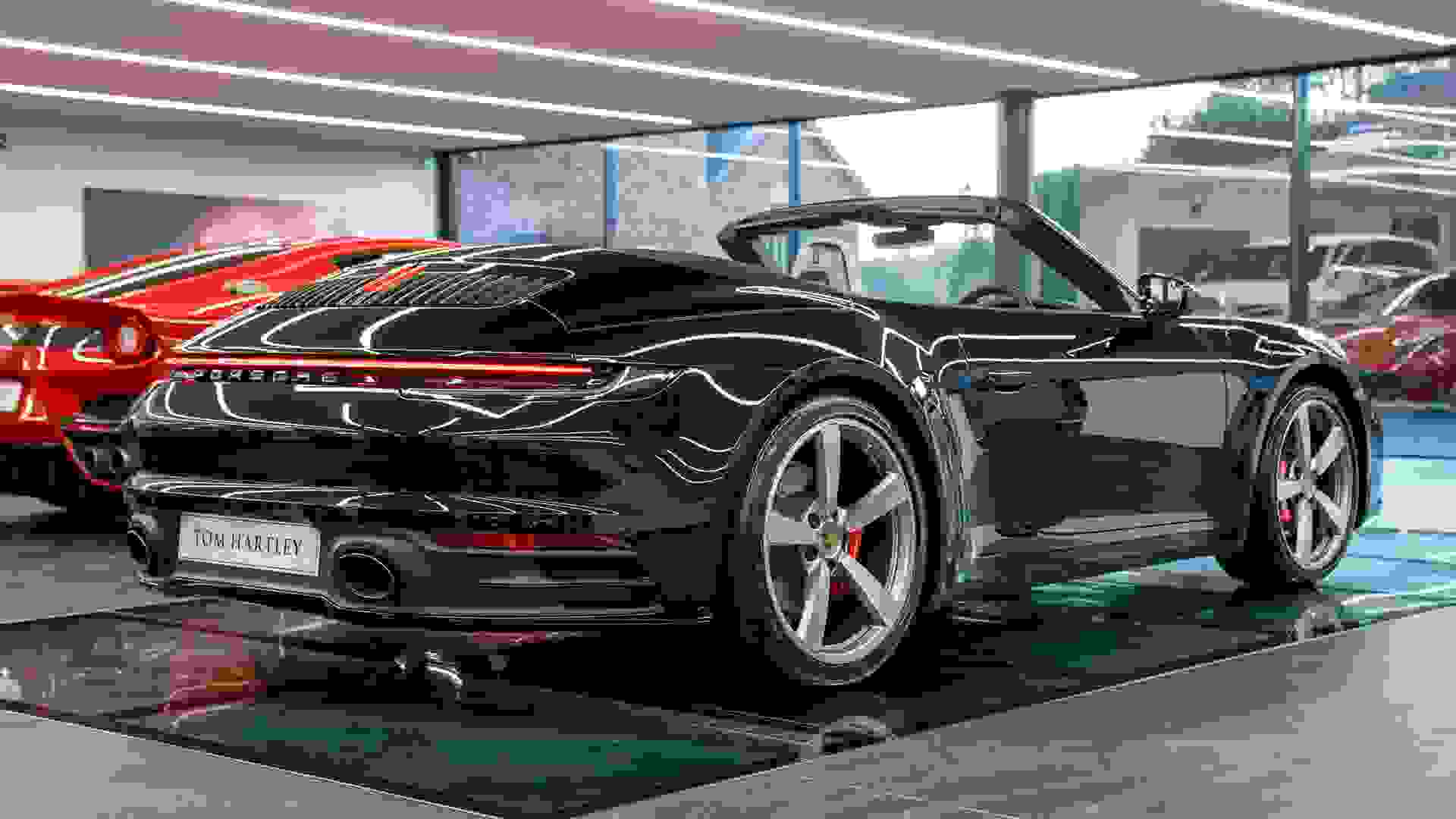 Porsche 911 Photo bc84b73e-94b8-467a-8f7b-416ff4a7a4c6.jpg