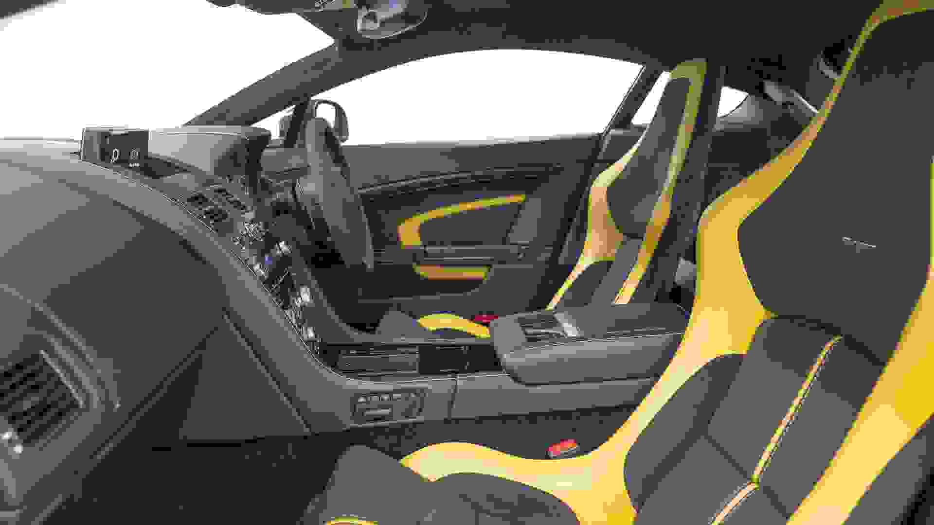 Aston Martin Vantage Photo bcaaeeae-e055-4cd3-9f84-66de501d671a.jpg