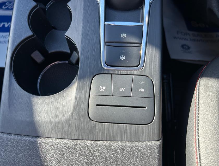 Ford Kuga Photo bcb0c545-be51-4b91-8f4b-df27086306a4.jpg