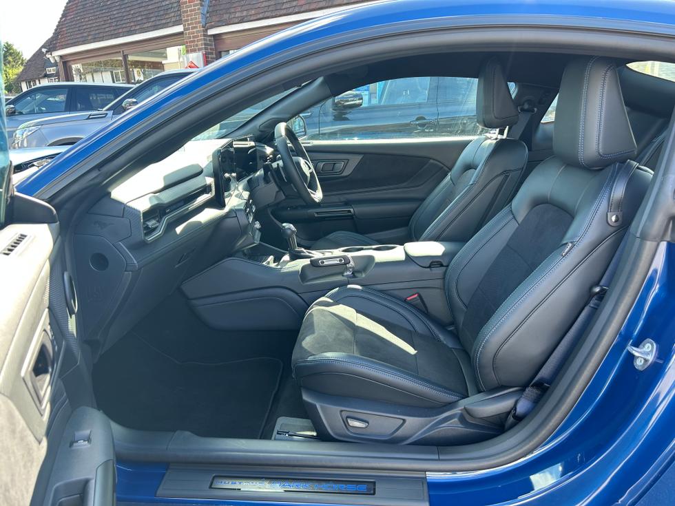 Ford Mustang Photo bcc3678e-5676-4ce2-bd00-f186fc93f1a9.jpeg