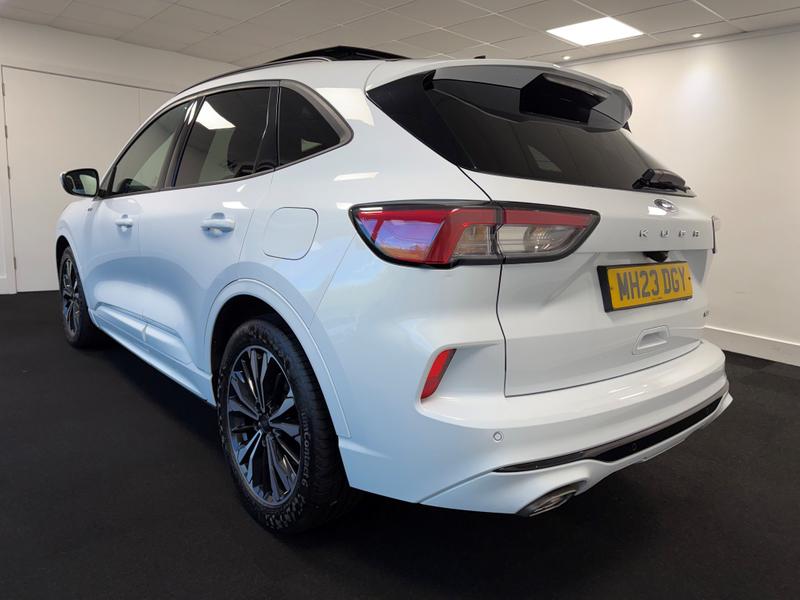 Ford Kuga Photo bccf2542-e034-430d-ba9d-a98de53400ae.jpg