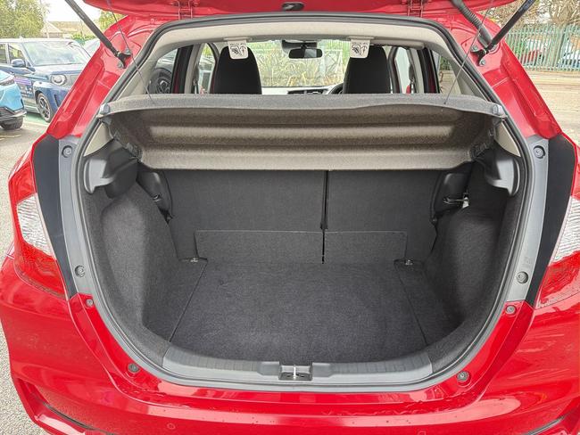 Honda Jazz Photo bcd3da12-2fac-4d69-93c4-dbea8e15154f.jpg