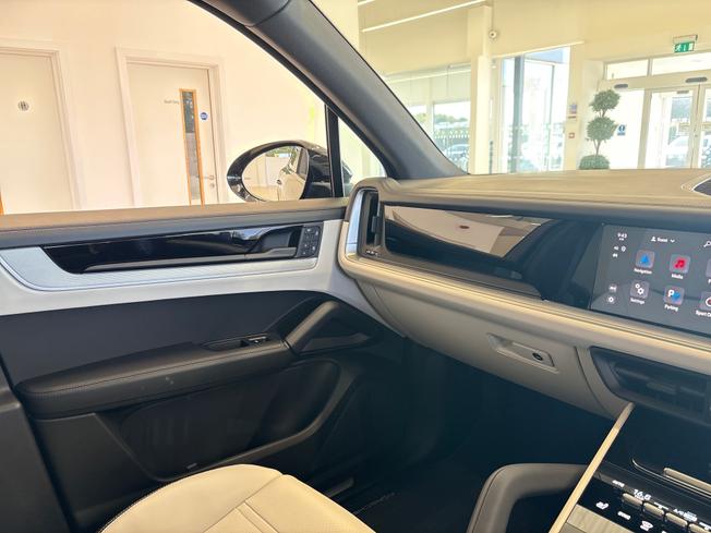 PORSCHE Cayenne Photo 23