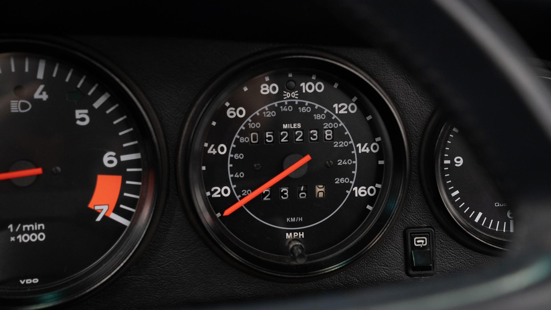 Porsche 911 Carrera Photo bcda49ff-991c-4c45-8c6d-ed27241792dd.jpg