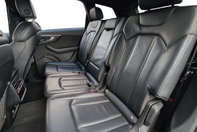 AUDI Q7 Photo 9