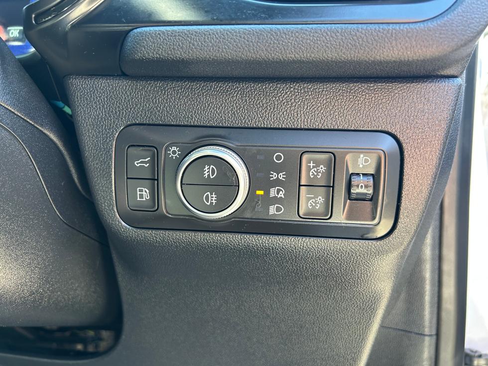 Ford Kuga Photo bcdeb3ae-c0c4-4210-8479-410320dfcf44.jpeg