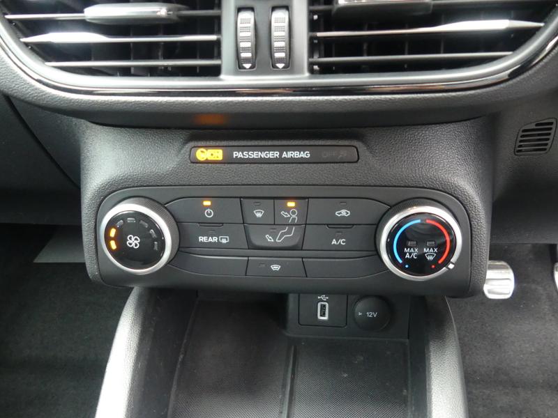 Ford Focus Photo bce464e8-4813-4f02-a552-6b491538e992.jpg