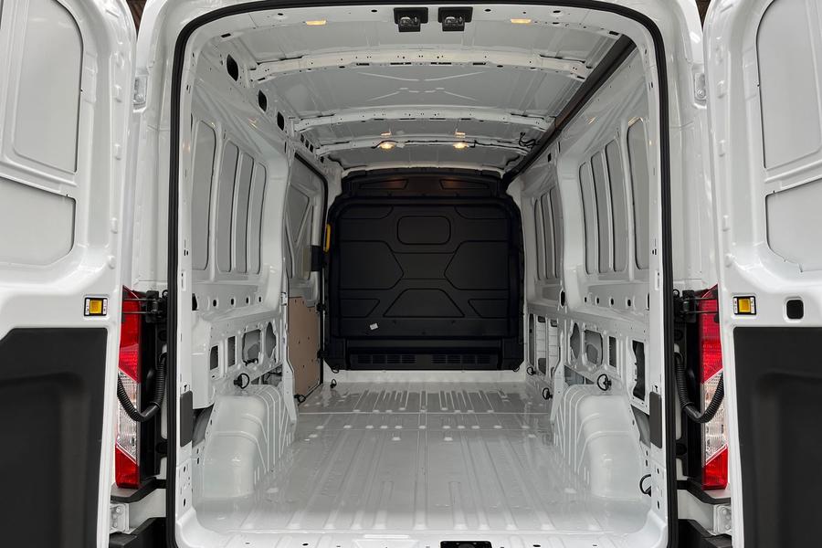 Ford TRANSIT Photo bcf9d4d5-807b-49ab-8e02-42bc4a74b812.jpg
