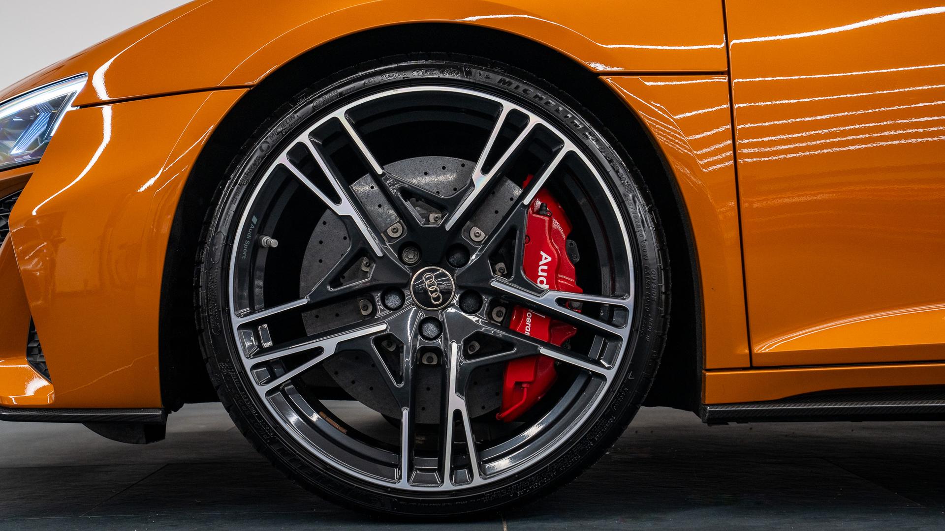 Audi R8 Photo bd11b666-7f57-4081-8d86-8eb6ae1d1cb4.jpg