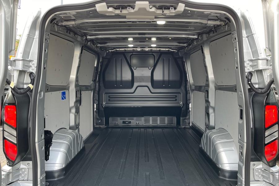 Ford TRANSIT CUSTOM Photo bd16006f-9de3-46a9-a65a-49e6367f503f.jpg