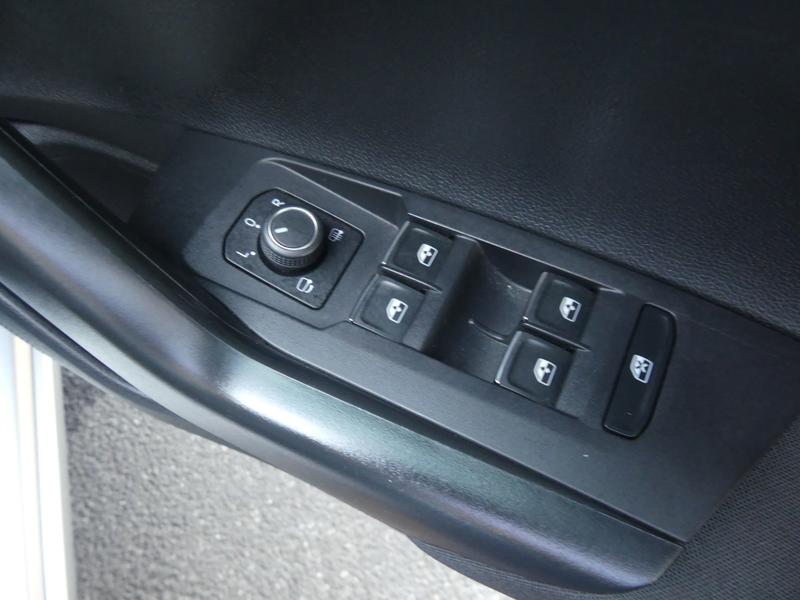 Volkswagen Taigo Photo bd22b96e-b976-4998-9a06-f855c54d3f4a.jpg