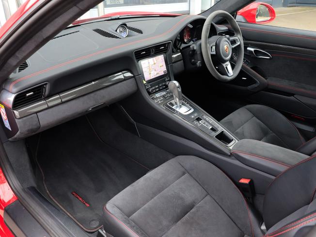 PORSCHE 911 Photo 3