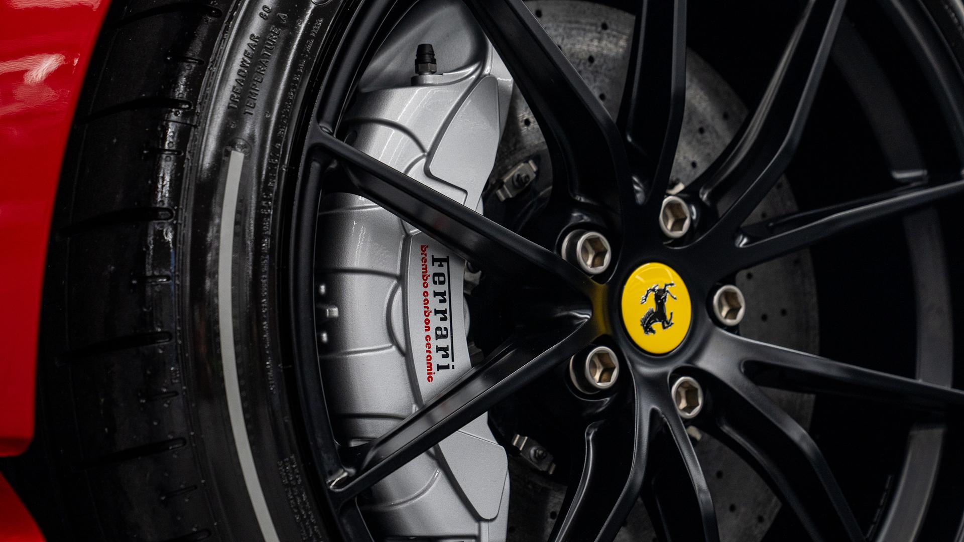 Ferrari 812 Photo bd2d9982-f672-4fe0-802a-8df02f93207e.jpg