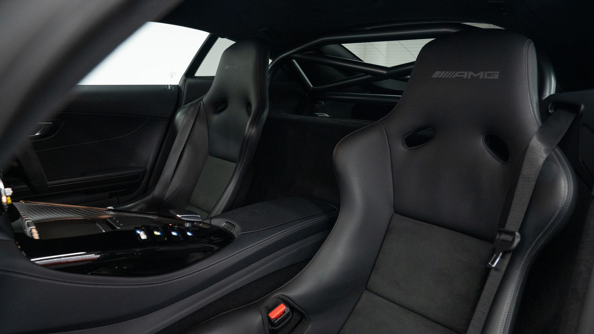 Mercedes-Benz AMG GT Photo bd36c76c-6df5-47d3-ba5d-68fd6133432e.jpg