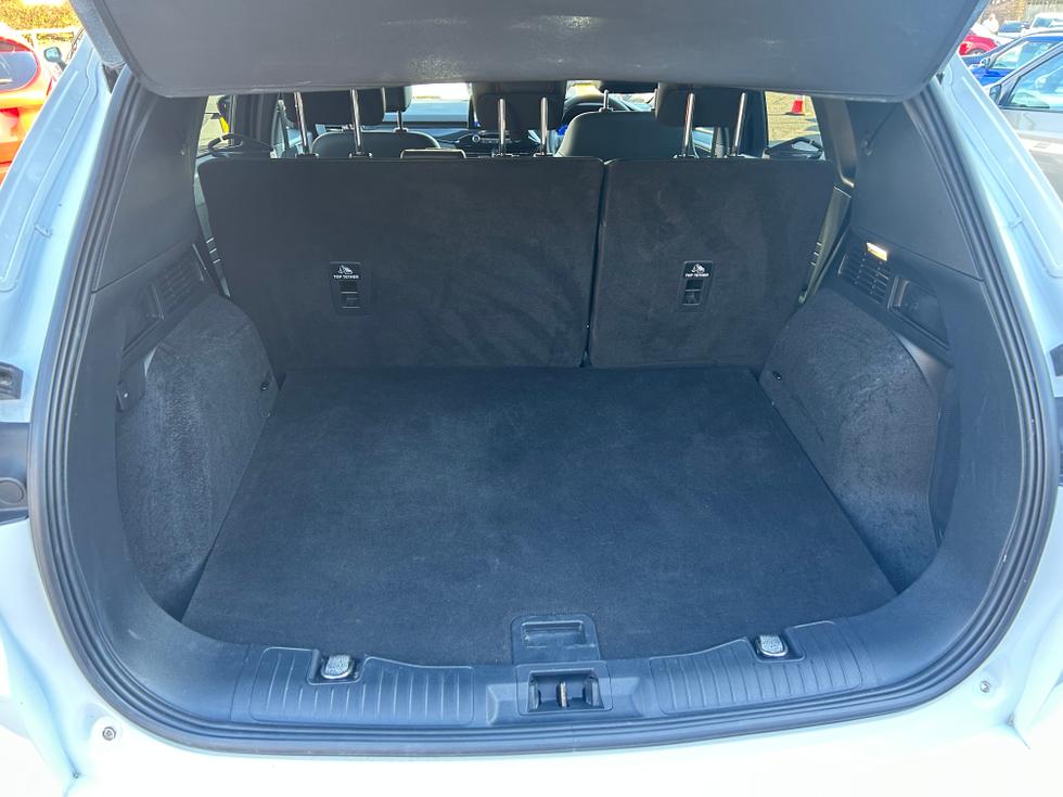 Ford Kuga Photo bd3ff057-36eb-4825-8e89-06dd483373c6.jpeg
