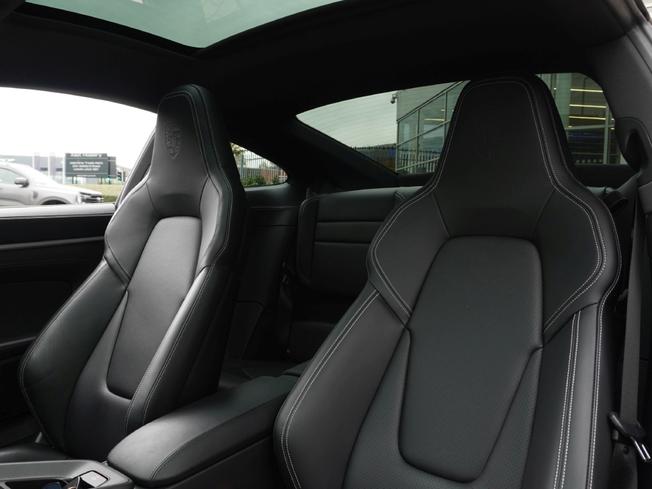 PORSCHE 911 Photo 24