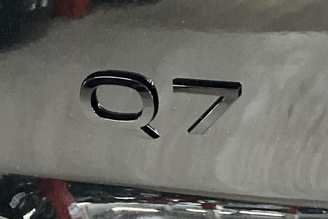 AUDI Q7 Photo 35