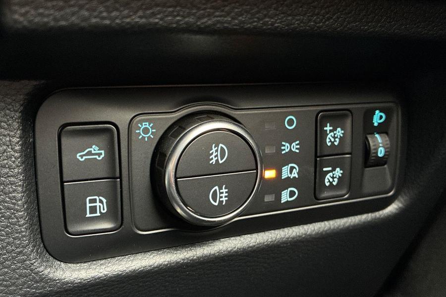 Ford RANGER Photo bd866552-7816-42d1-9cc9-1a93502a6ee0.jpg
