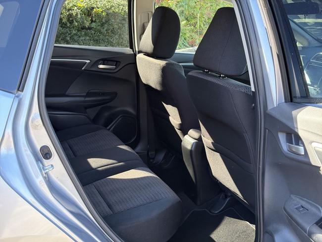 Honda Jazz Photo bd89bcce-8da2-49d8-b36e-9016b993cda7.jpg