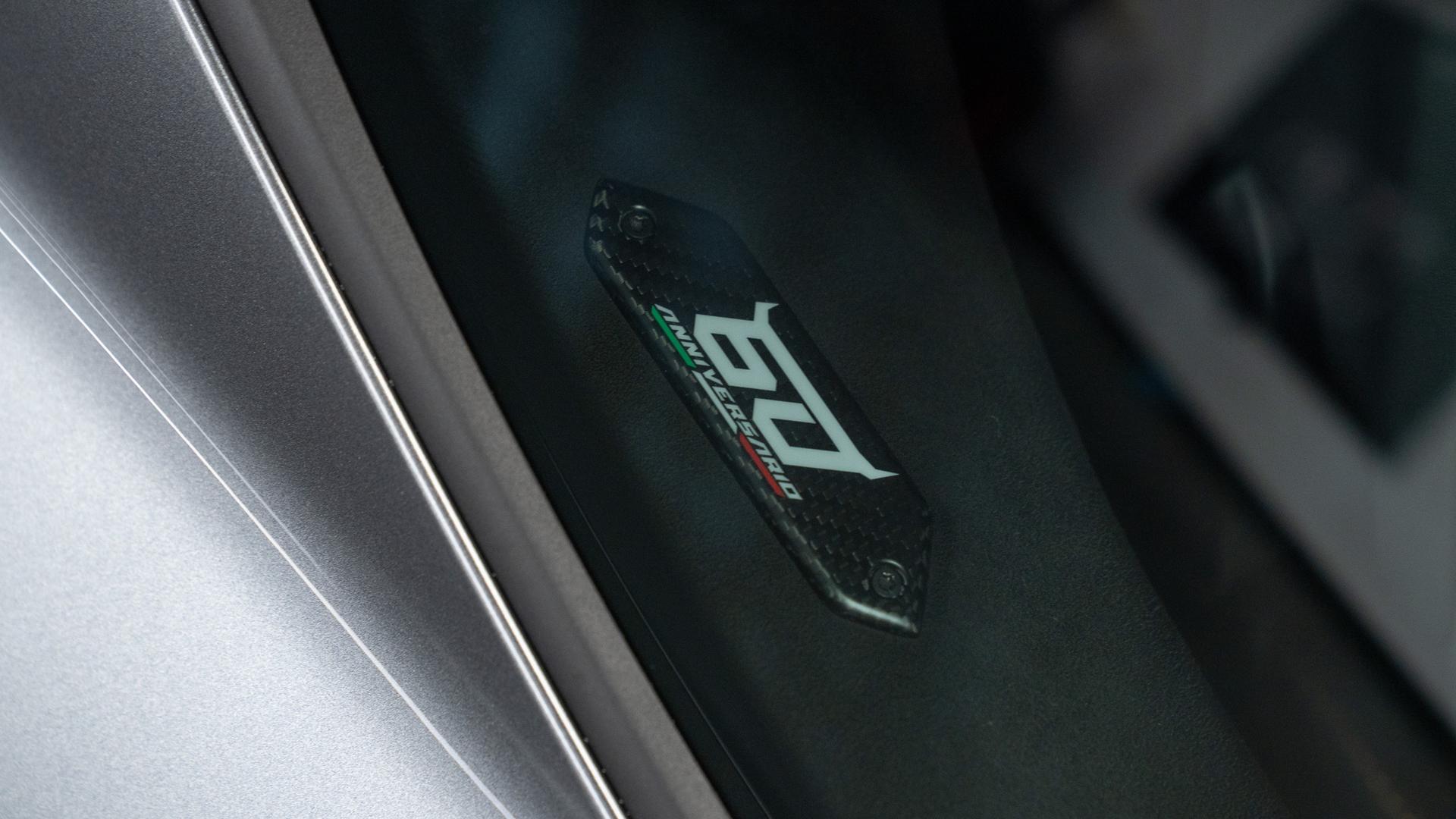 LAMBORGHINI Huracan Photo bd8fc682-e771-49e5-8993-37b3553b5aa2.jpg