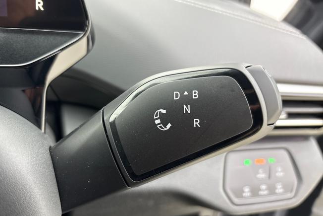 VOLKSWAGEN ID.4 Photo 27