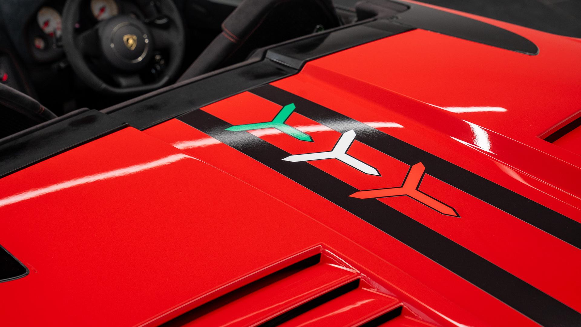 LAMBORGHINI Gallardo Photo bdb322cf-137a-452e-bb3a-cc617659d09b.jpg