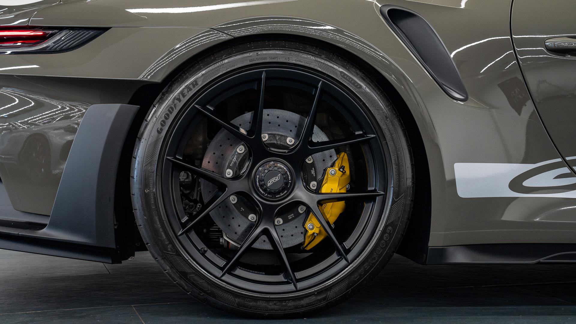 Porsche 911 Photo bdbbea0d-cdb2-4a45-822f-30713650daa8.jpg