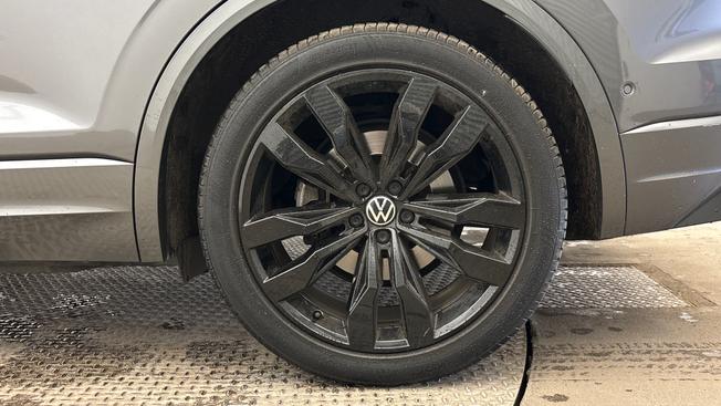 VOLKSWAGEN Touareg Photo 5