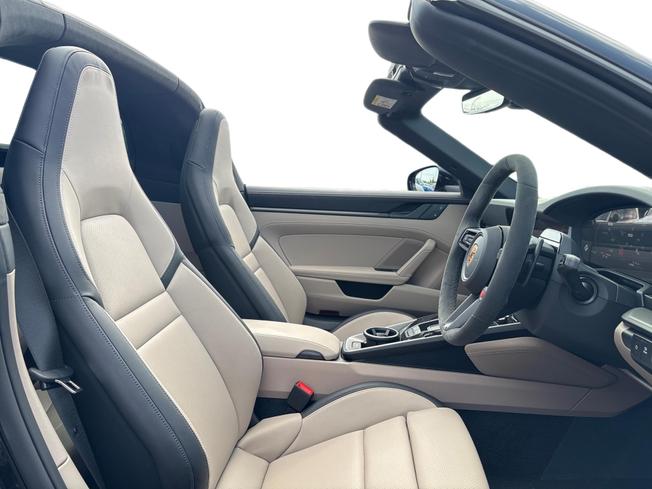 PORSCHE 911 Photo 19