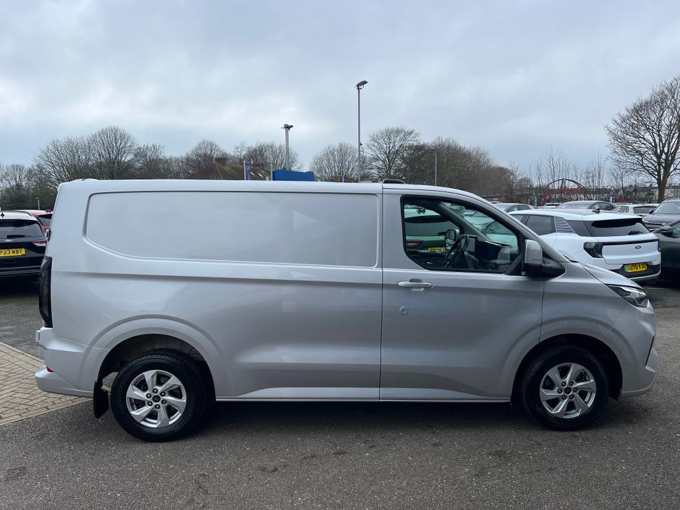 Ford Transit Custom Photo bdc1653c-40cd-4974-b5a4-672fbe44ce13.jpeg