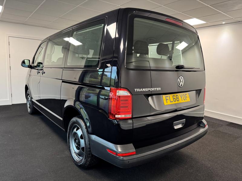 Volkswagen Transporter Shuttle Photo bdc71cb2-bda4-4f8b-a5c4-0535b9bbe8bc.jpg