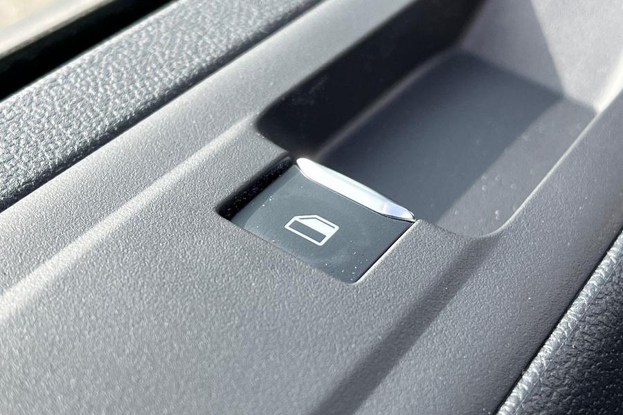 Ford TRANSIT CUSTOM Photo bdd51304-4598-4a30-8928-60696383e4ca.jpg