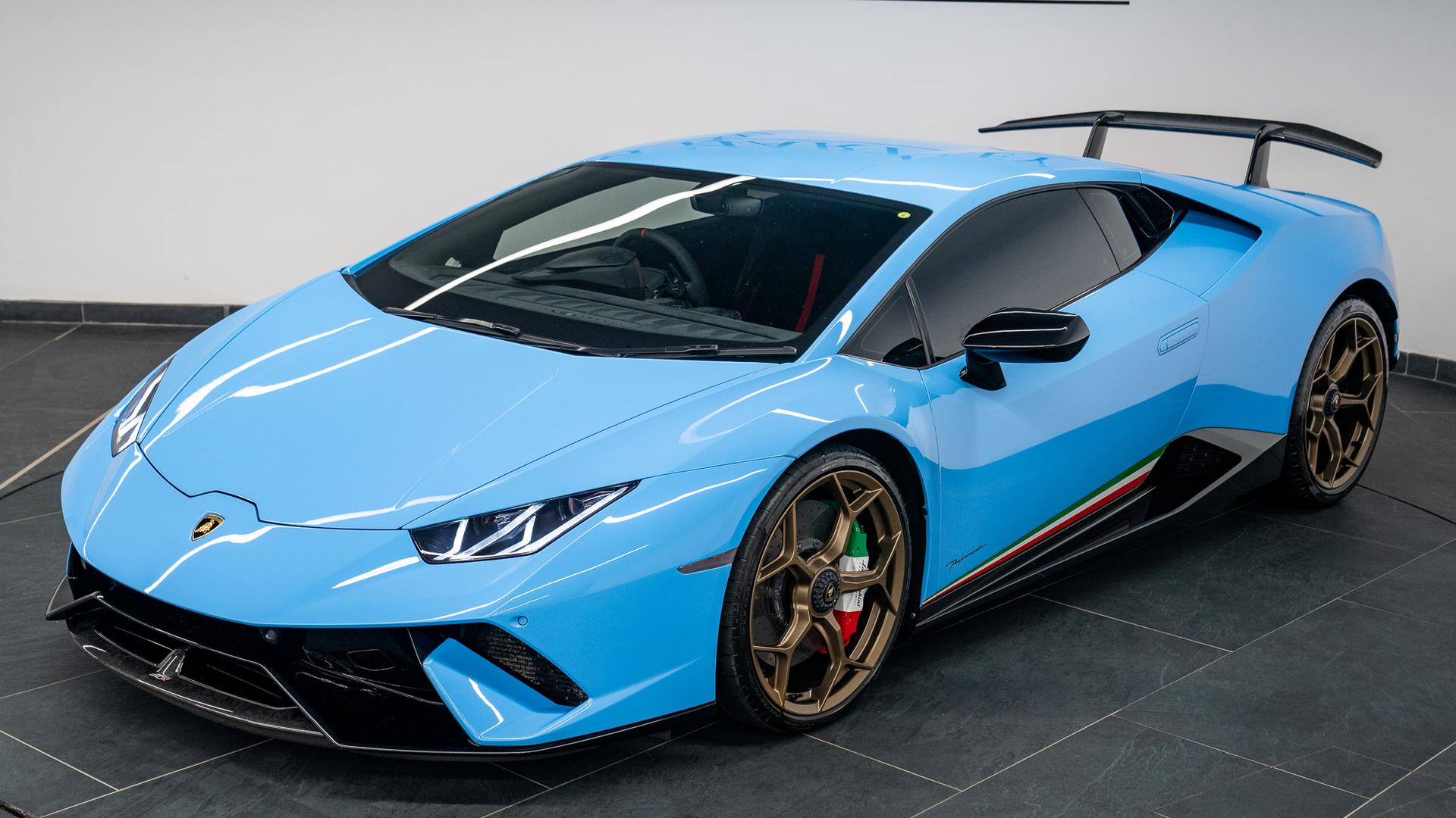 LAMBORGHINI Huracan Photo bddb24ab-65a7-4b59-81a2-f42da7c85b0b.jpg