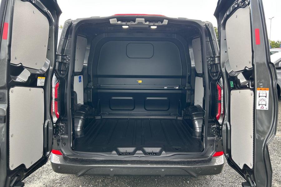 Ford TRANSIT CUSTOM Photo bddda207-b452-44d0-8e90-631ff0bd97e5.jpg