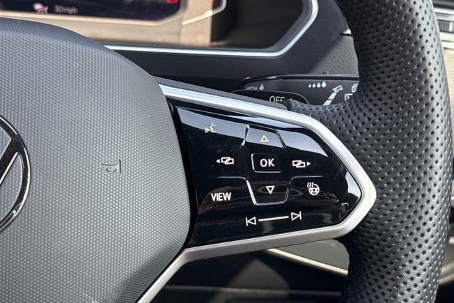 VOLKSWAGEN Tiguan Photo 17